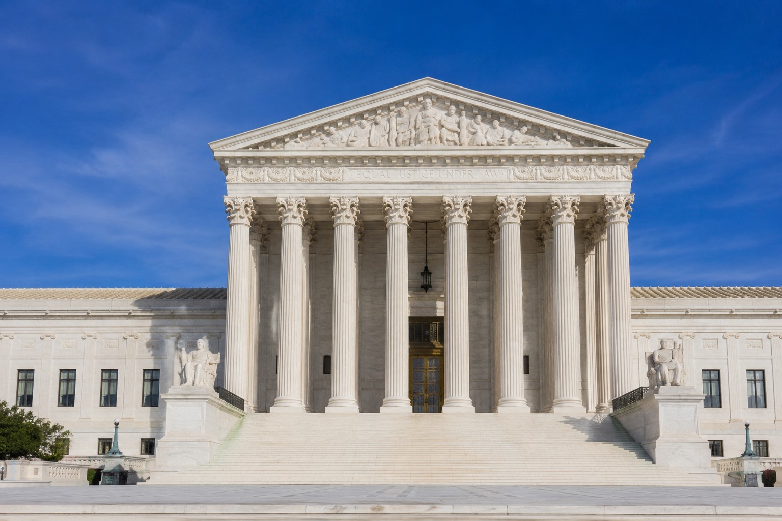 US Supreme Court Declines to Stop Daily $800 Fine for Ex-Fox News Reporter